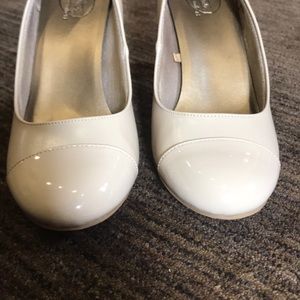 Nude Heal very comfortable Used only 2 times.